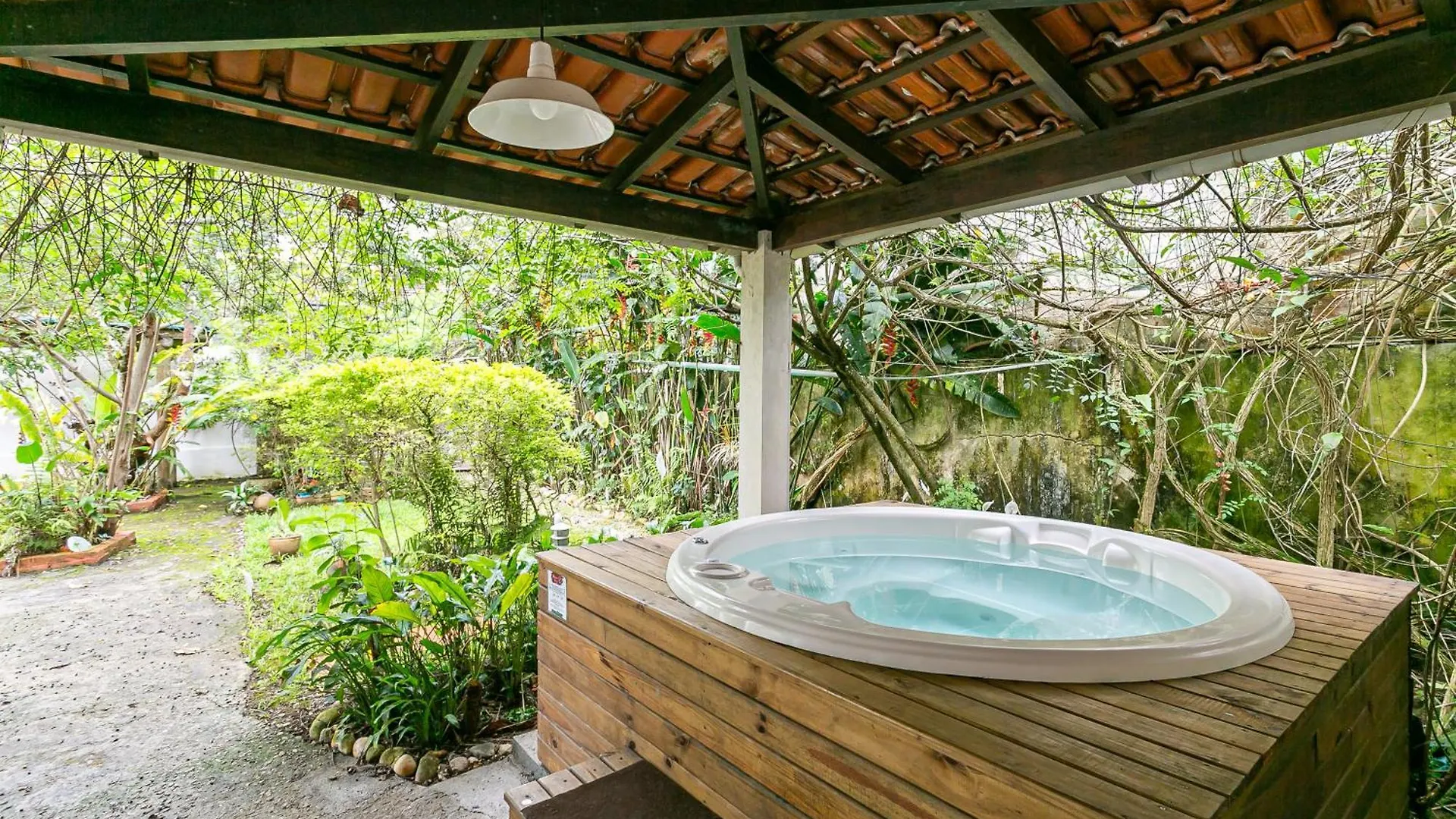Casa Italia - Guest House Na Lagoa Da Conceicao location